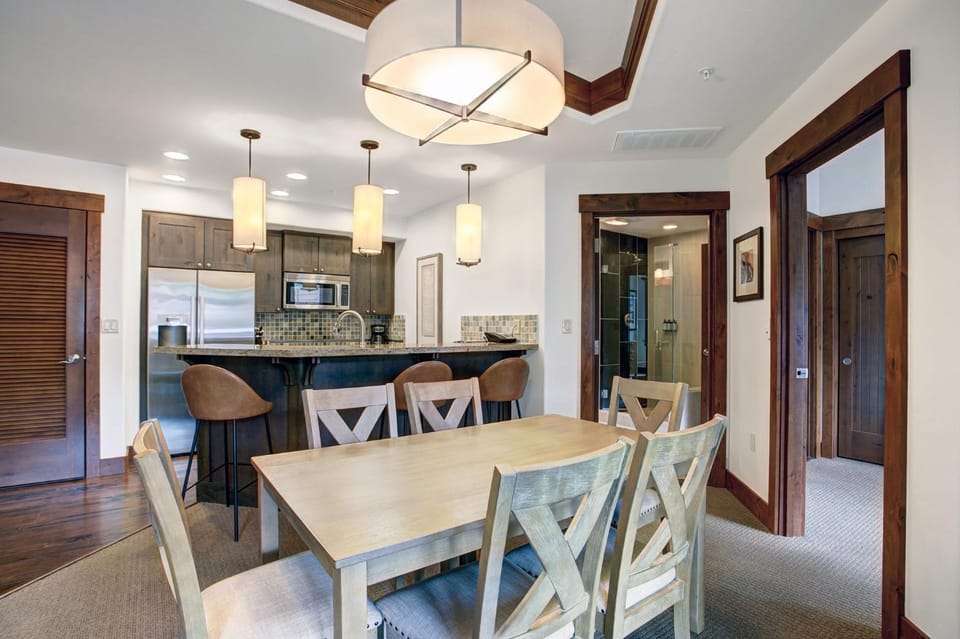 Kitchen or kitchenette, Living room, Dining area