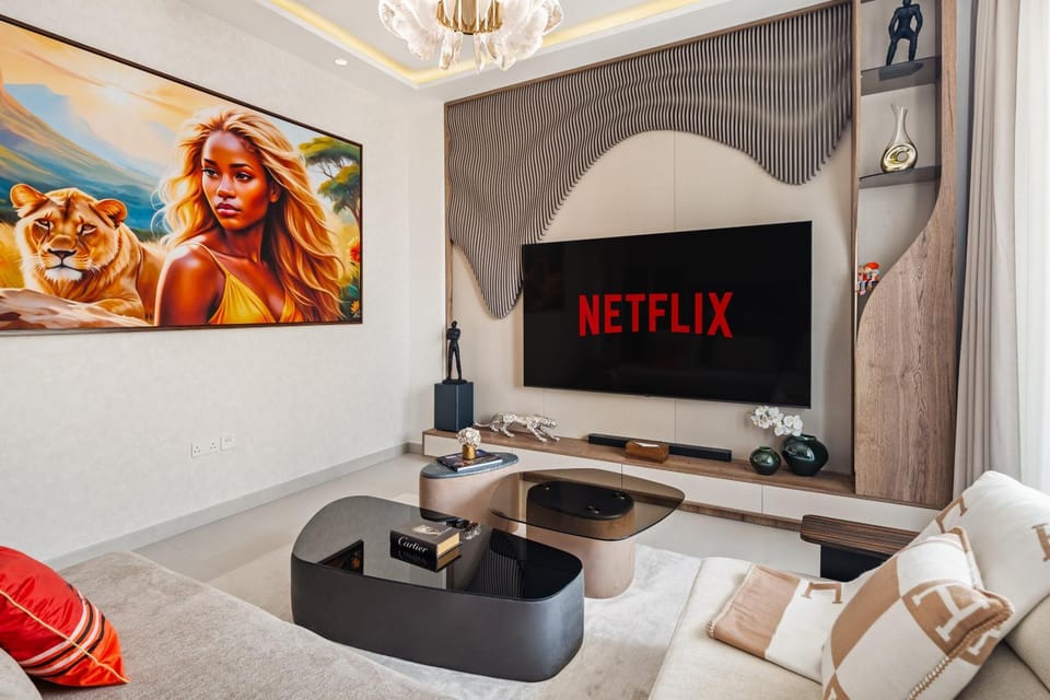 Communal lounge/ TV room, TV and multimedia, Living room, Seating area, Evening entertainment