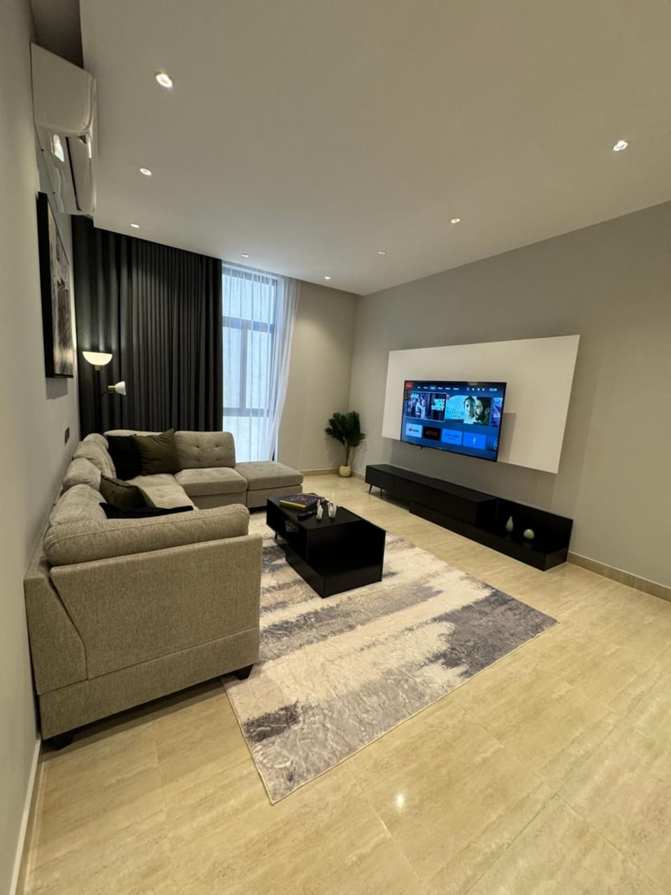 TV and multimedia, Living room, Seating area