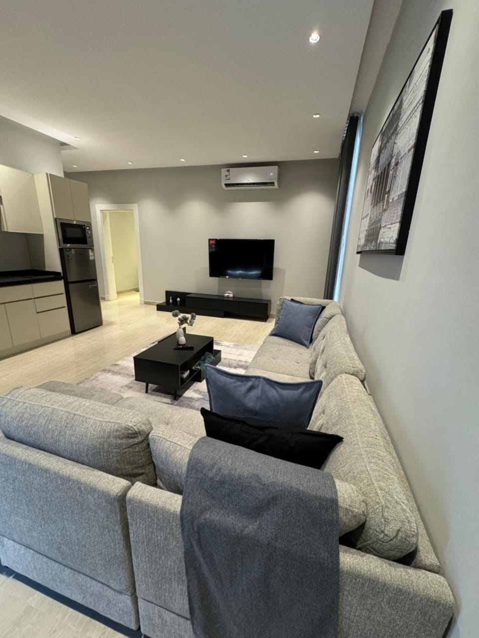 TV and multimedia, Kitchen or kitchenette, Photo of the whole room, Dining area, minibar