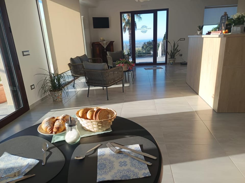 Patio, Balcony/Terrace, Seating area