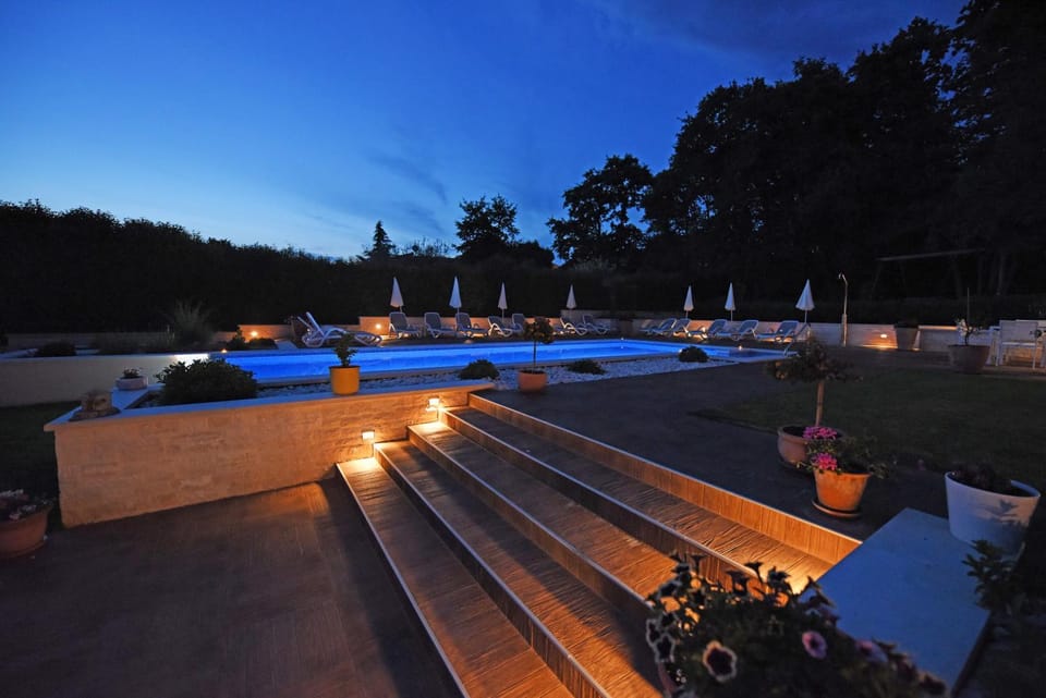 Night, Pool view