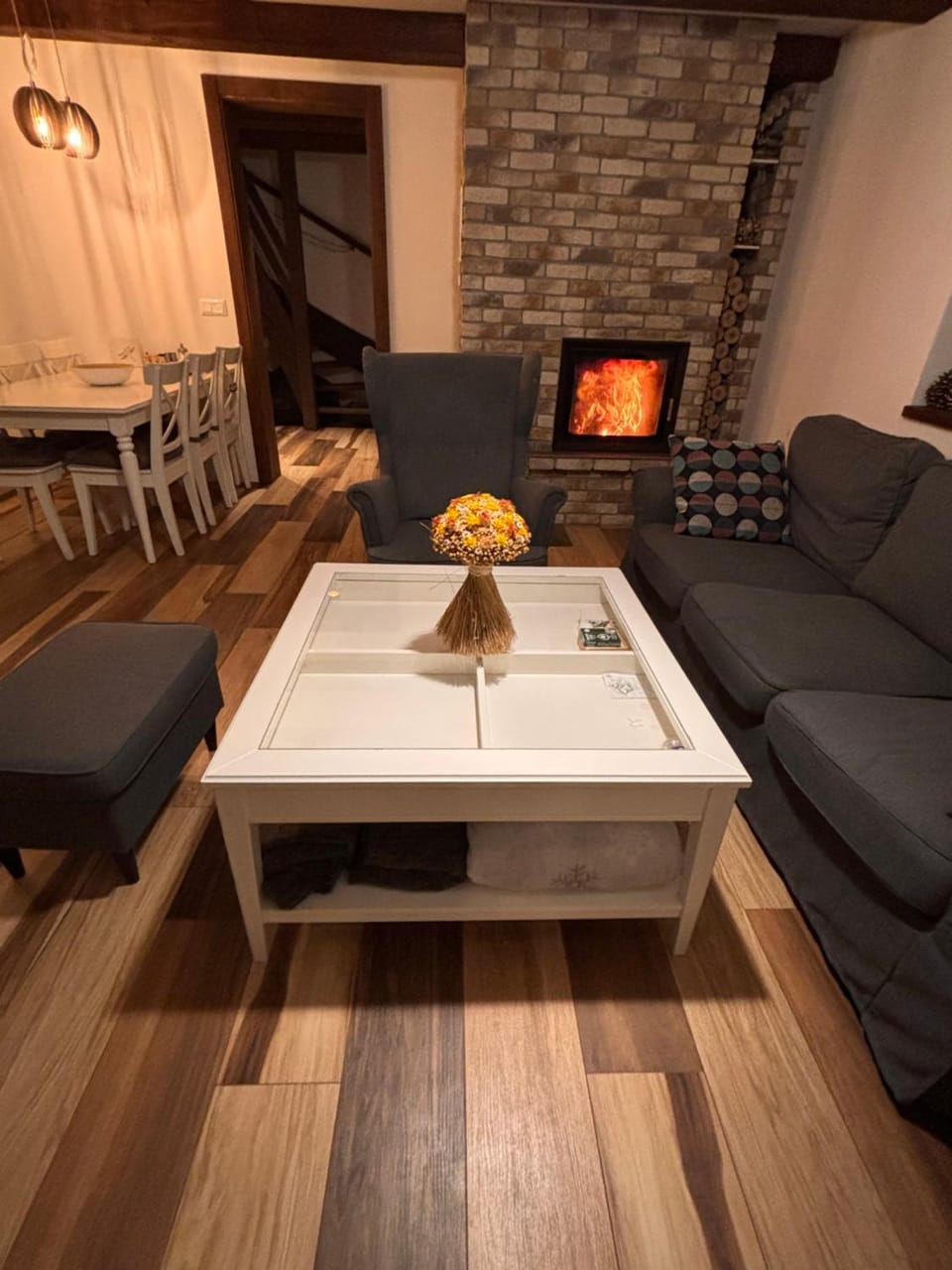 Living room, Dining area