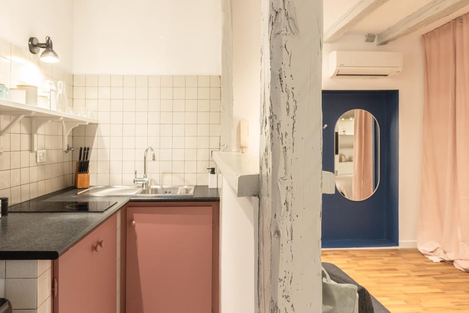 kitchen, air conditioner