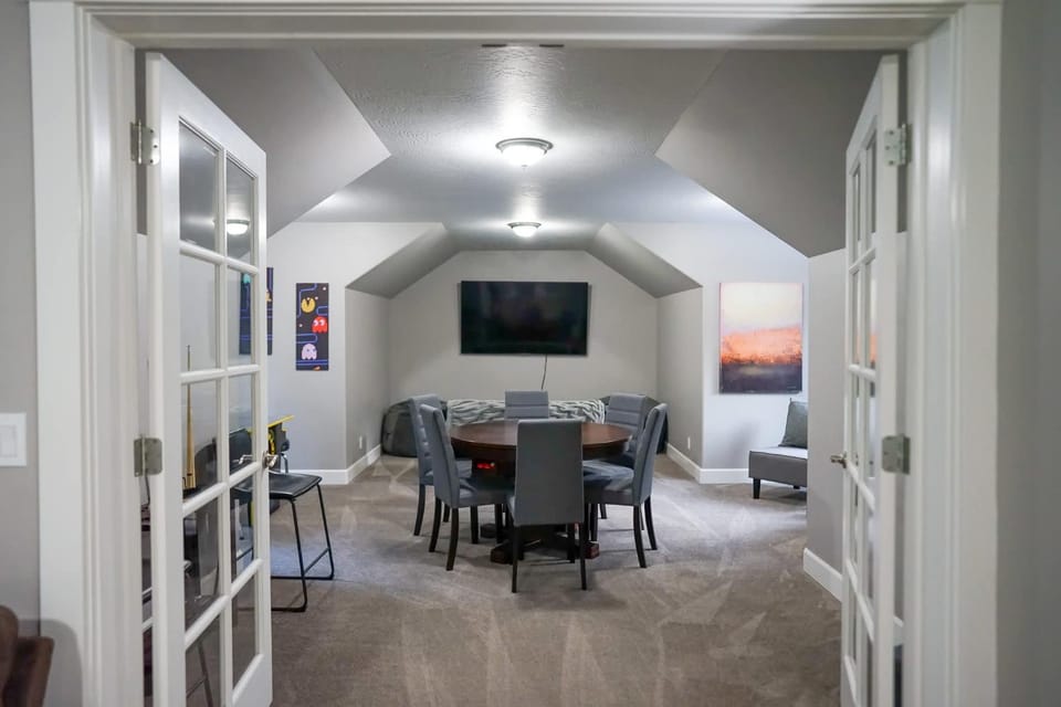 Modern CDA Retreat Near Downtown & Fully Stocked House in Coeur dAlene