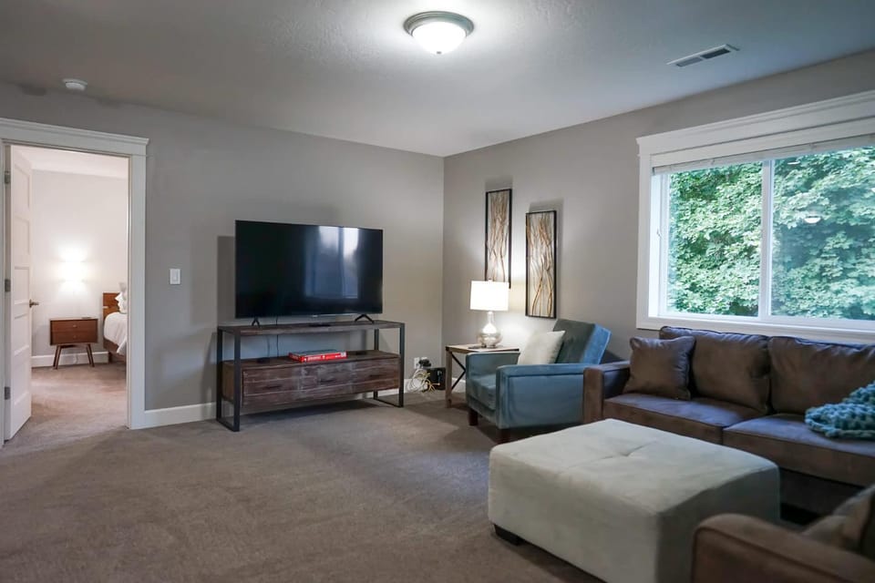 Modern CDA Retreat Near Downtown & Fully Stocked House in Coeur dAlene