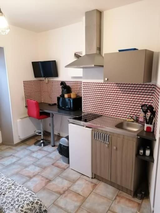 TV and multimedia, Kitchen or kitchenette, stove