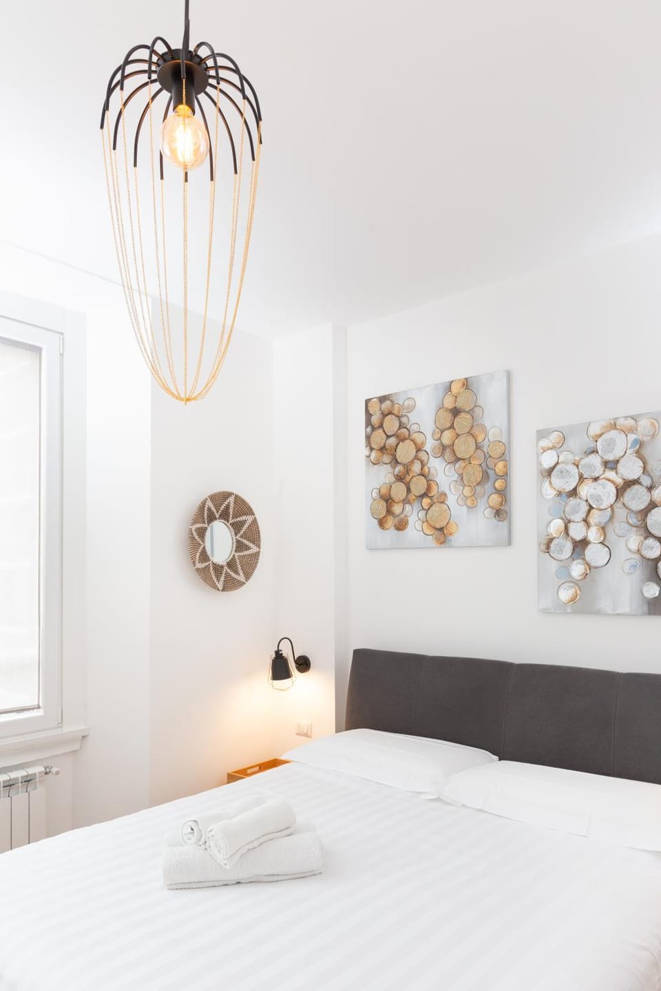 Bed, Photo of the whole room, Bedroom, towels