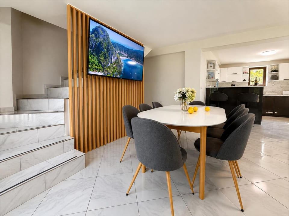Property building, Dining area