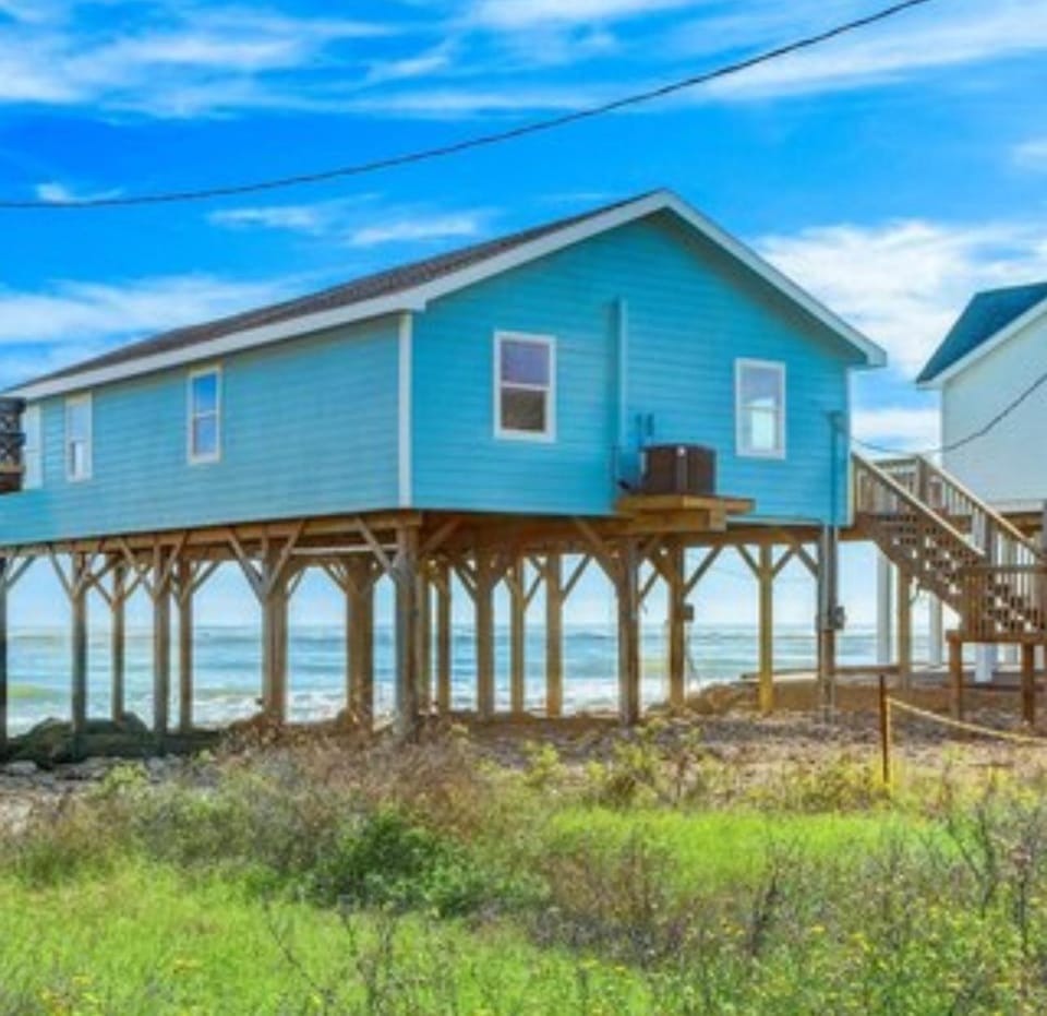Sea 2 Believe! OceanFront! Pets Allowed Villa in Alvin