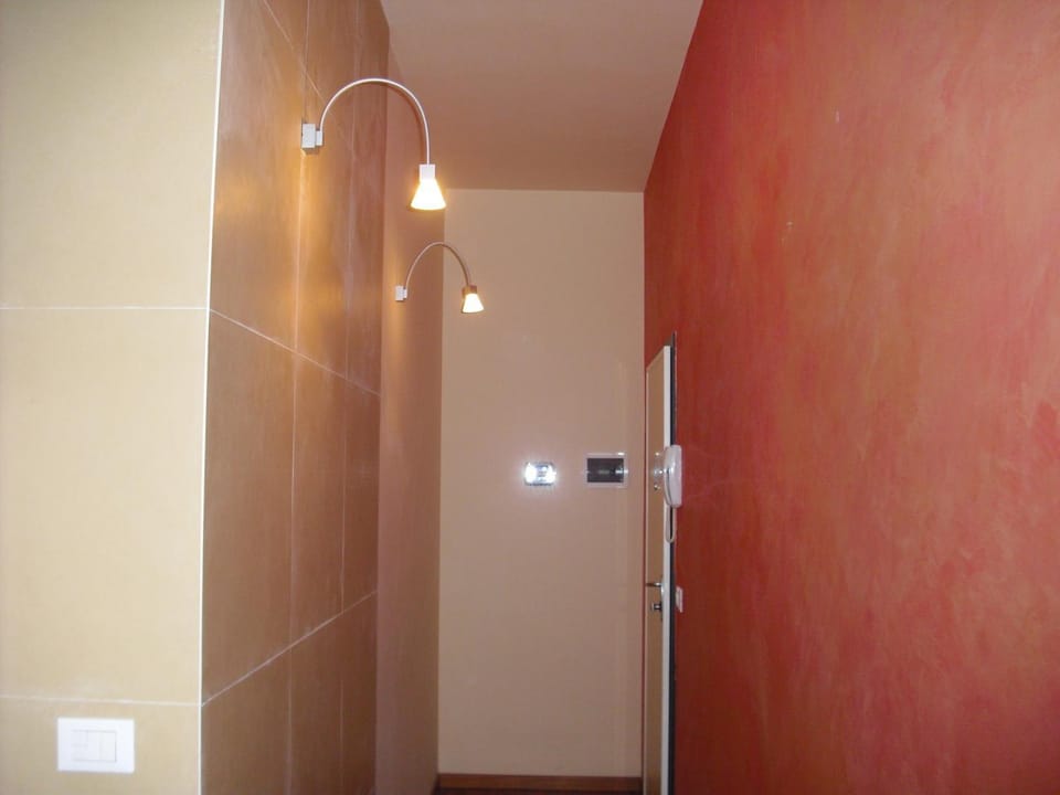 Scendi dal treno House in Bologna