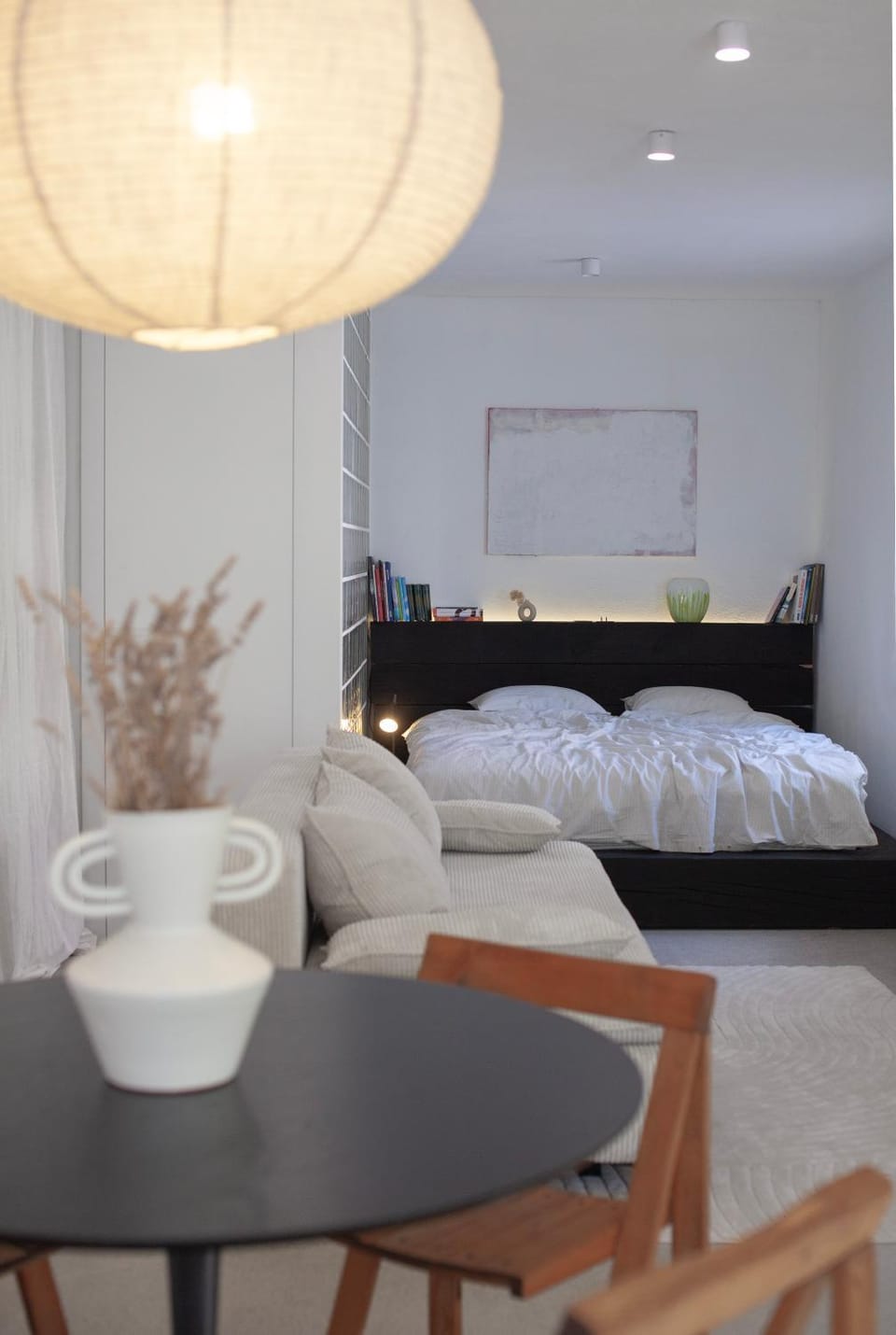 Photo of the whole room, Bedroom