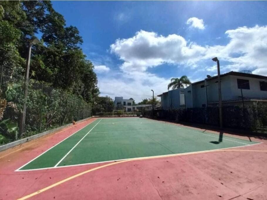 Riviera de São Lourenço Apto Completo com Churrasqueira Serviço de Praia Piscina aquecida Sauna salão de jogos e quadra Apartment in Bertioga