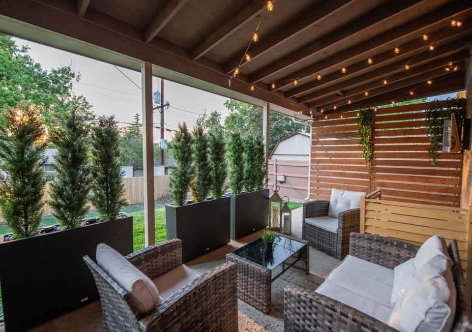Private Upper Unit Home, Pet Friendly, Min to DT House in Arvada