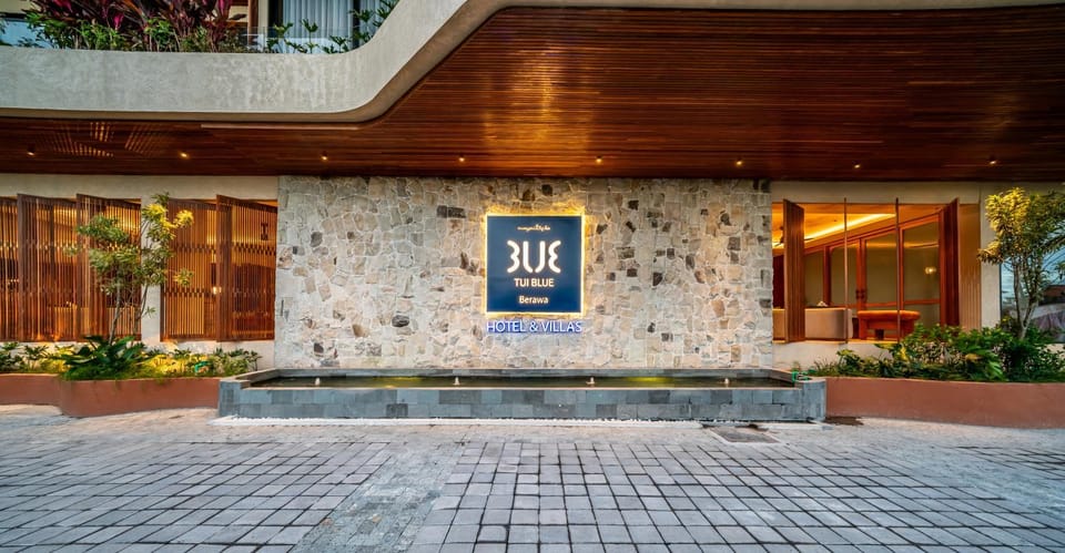 Facade/entrance, Lobby or reception
