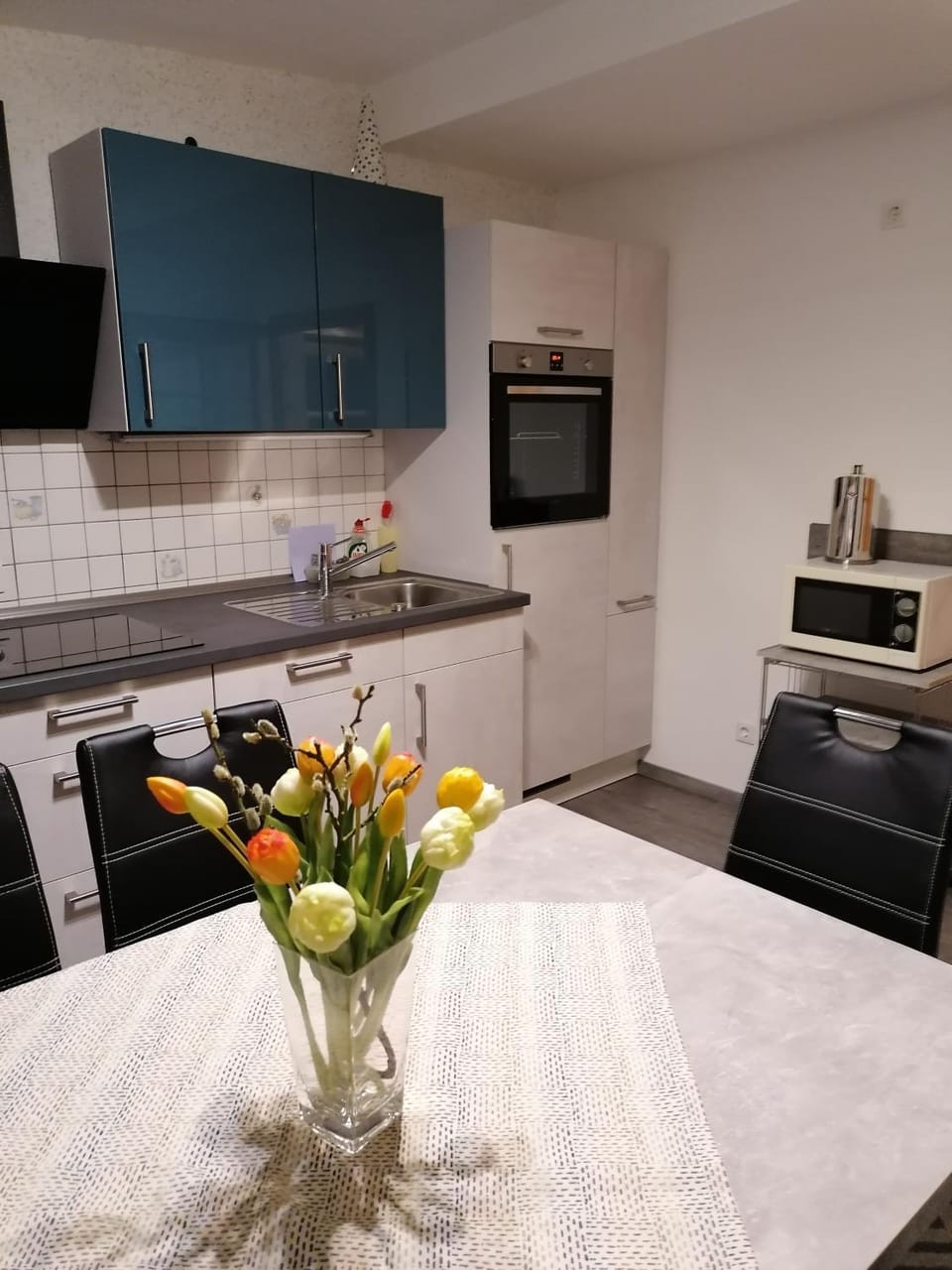 Kitchen or kitchenette, Decorative detail, Communal kitchen
