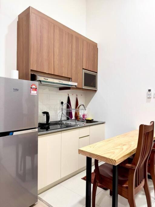The Podium-Studio-Free 1 Parking-6 Pax-D323B Apartment in Kuching