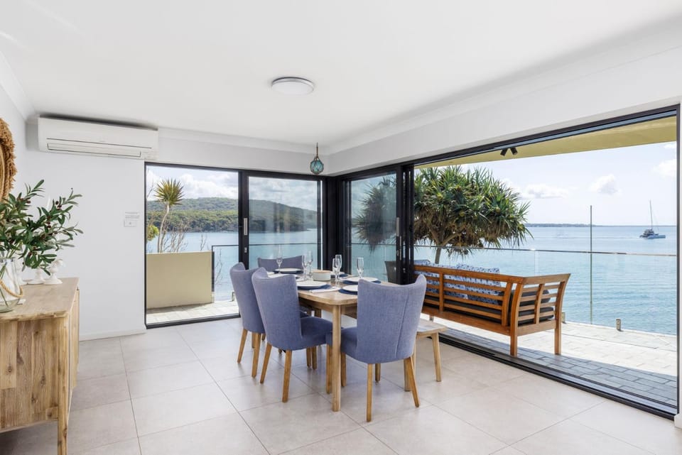 Day, View (from property/room), Balcony/Terrace, Dining area, Sea view