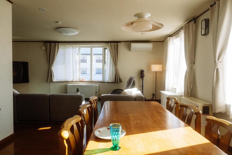 Niseko Pink house Chalet in Hokkaido Prefecture