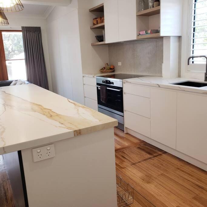 dishwasher, oven, kitchen