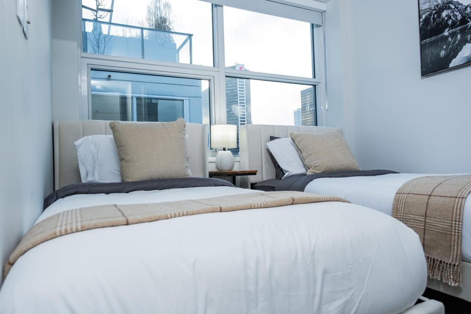 Downtown Center Silverstone Tower I and II Home in Vancouver Apartment in Vancouver