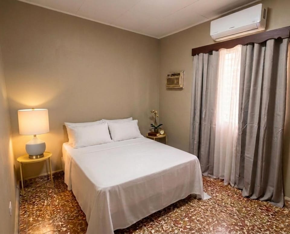 Bed, Photo of the whole room, Bedroom, air conditioner