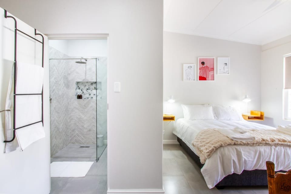 Bathroom, Bedroom