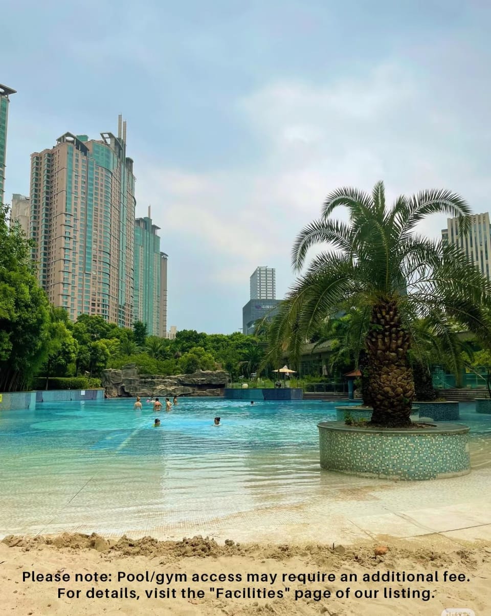 iHome-Lujiazui Riverside, Bund Riverview, Skyscrapers Citywalk, EUMake Deluxe Shanghai Living, As Pictured Apartment in Shanghai