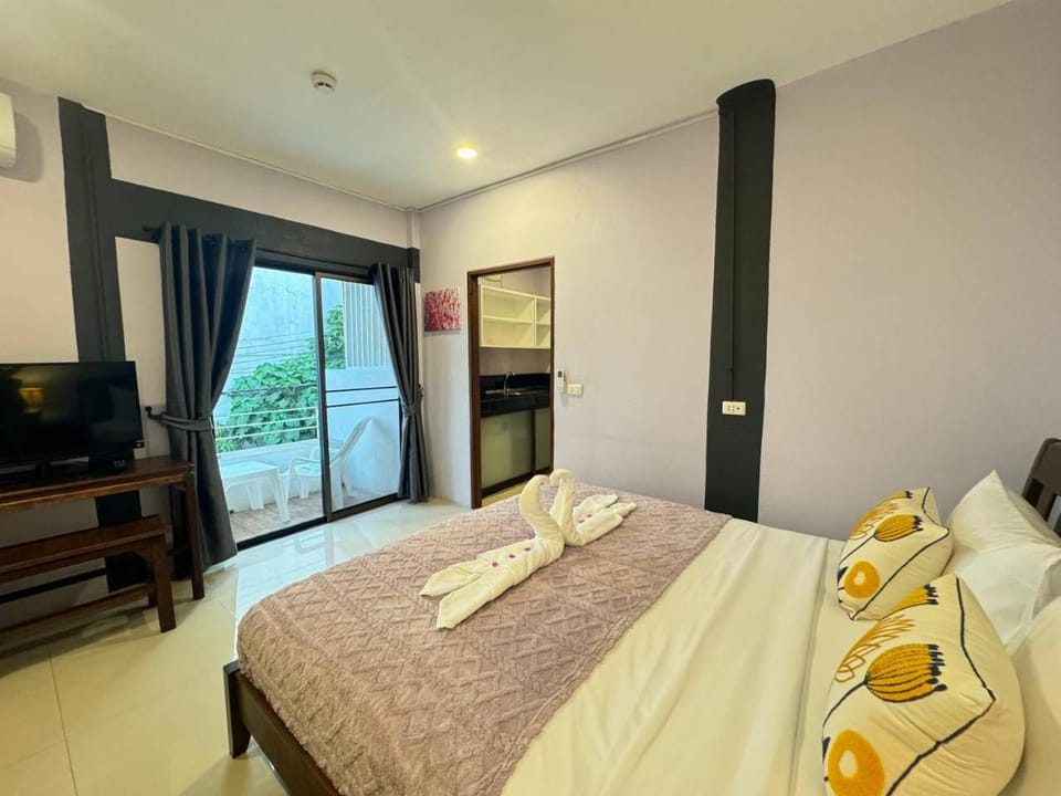 Bed, Balcony/Terrace, Photo of the whole room, Bedroom, towels