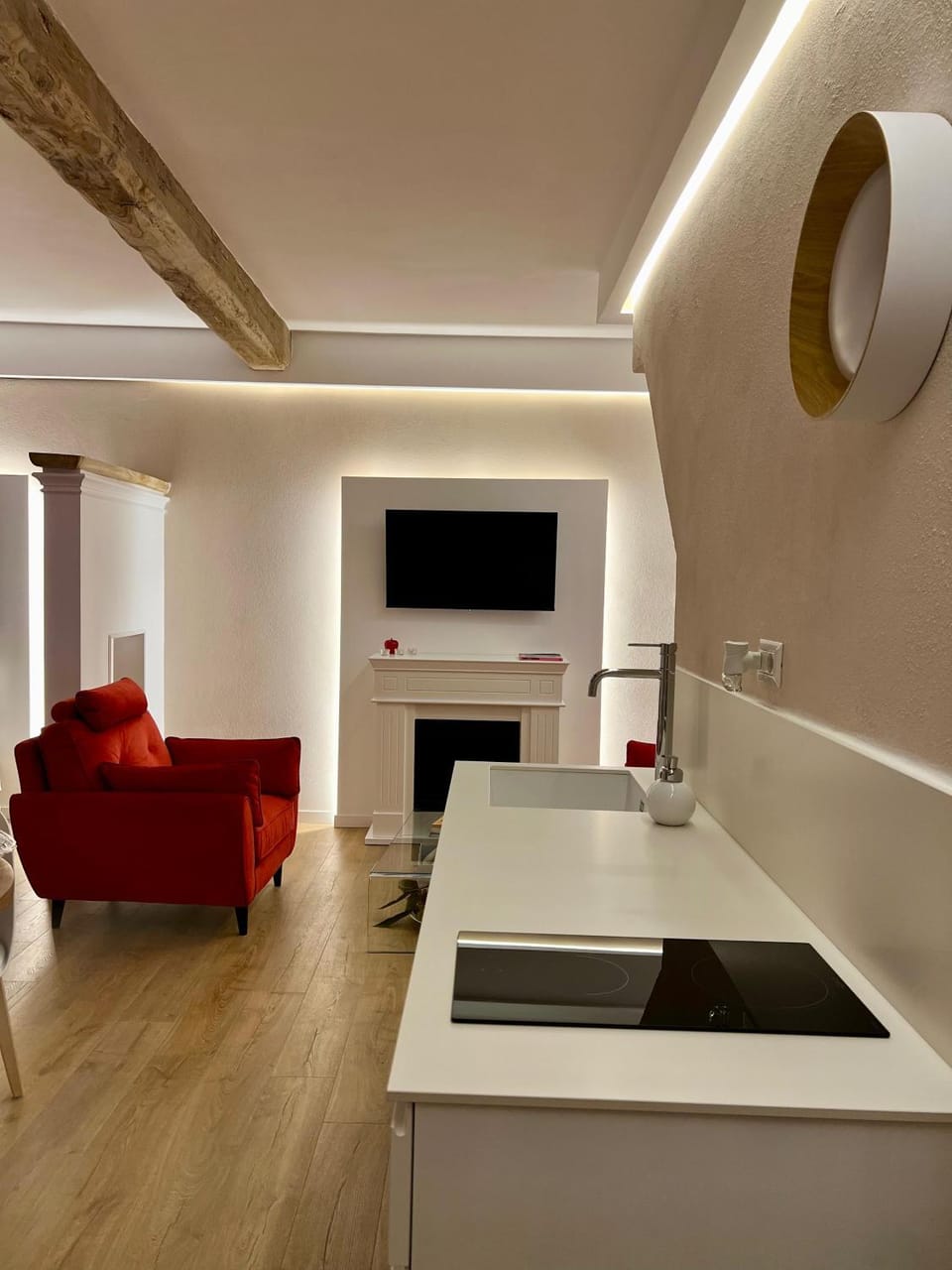 TV and multimedia, Kitchen or kitchenette, Living room