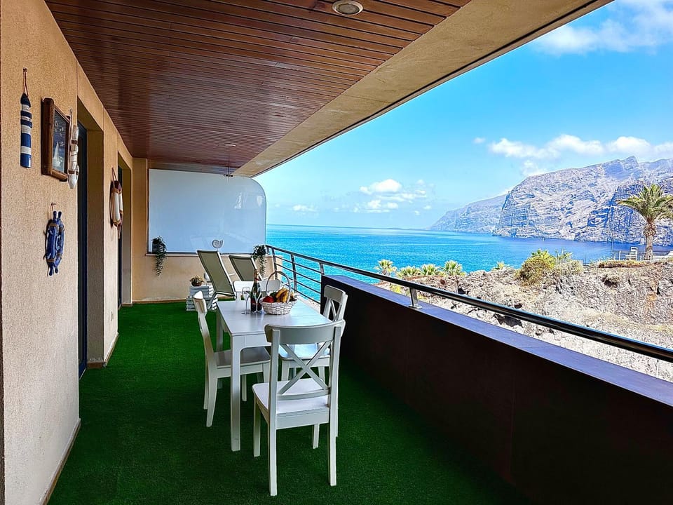 Balcony/Terrace, Dining area, Mountain view, Sea view