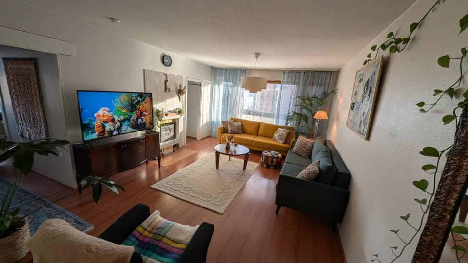 Communal lounge/ TV room, TV and multimedia, Living room, Seating area, Evening entertainment