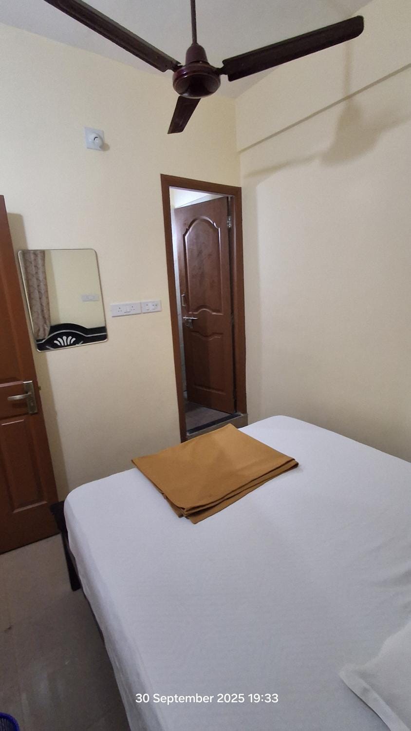 UDUPI YATHRINiVAS Hotel in Karnataka
