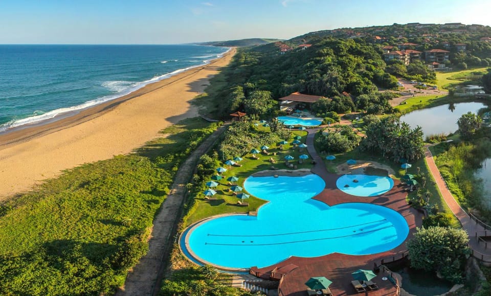 Zimbali 6 Bedroom 20 Tinderwood Loop Bed and Breakfast in Dolphin Coast