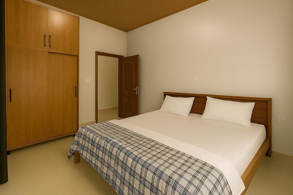 Bedroom, wardrobe