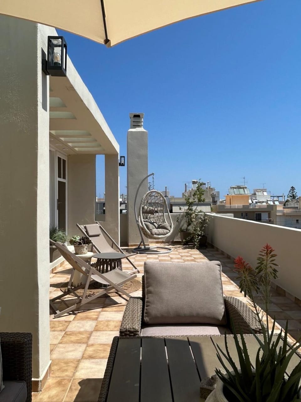Balcony/Terrace, sunbed