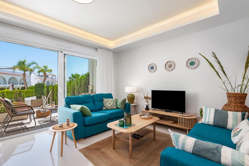TV and multimedia, Living room, Seating area