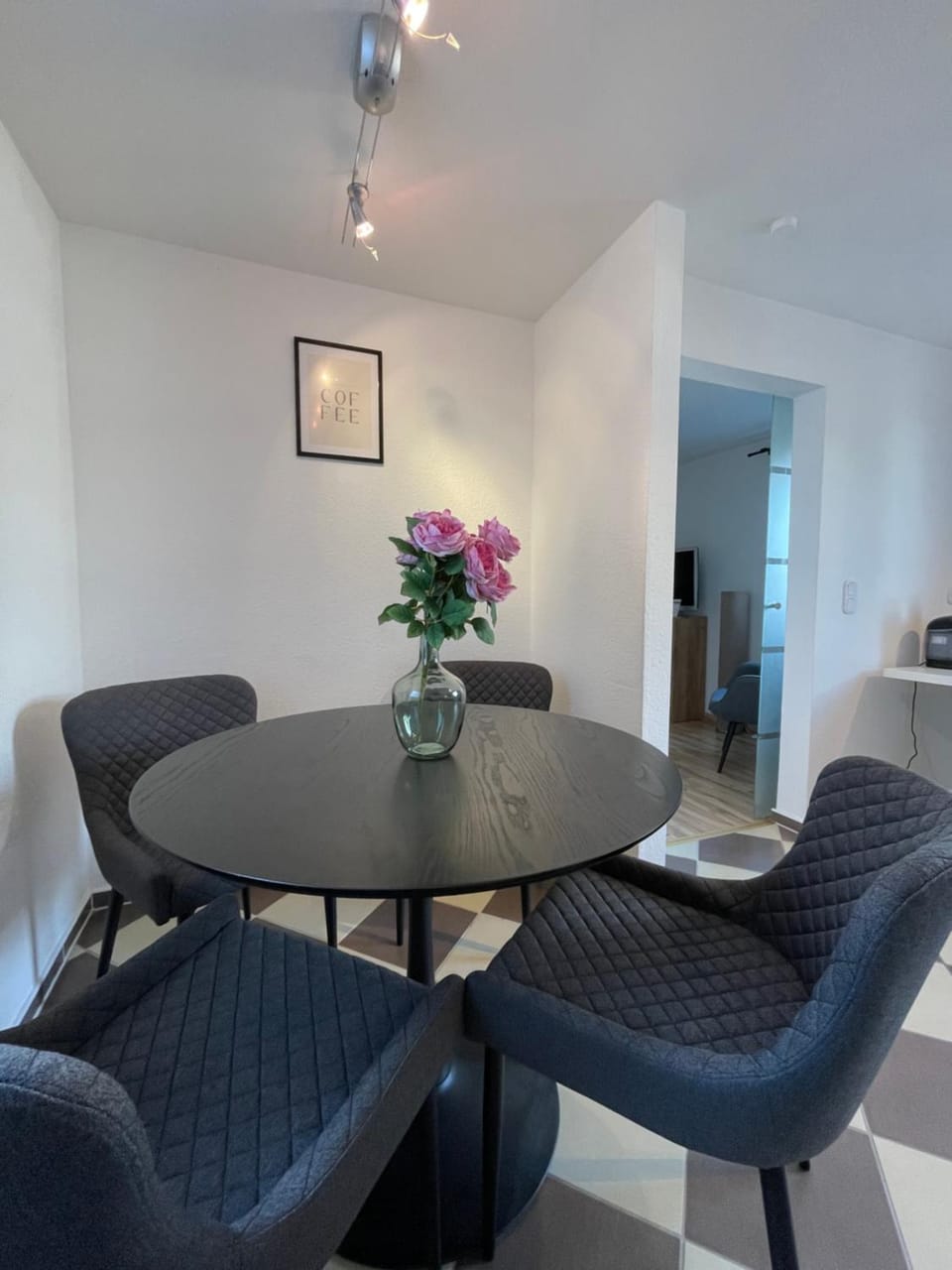 Seating area, Dining area