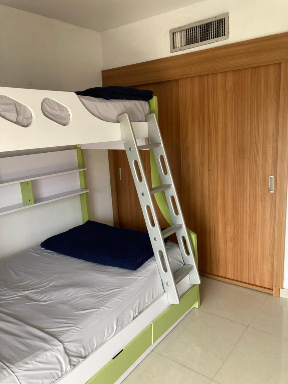 bunk bed