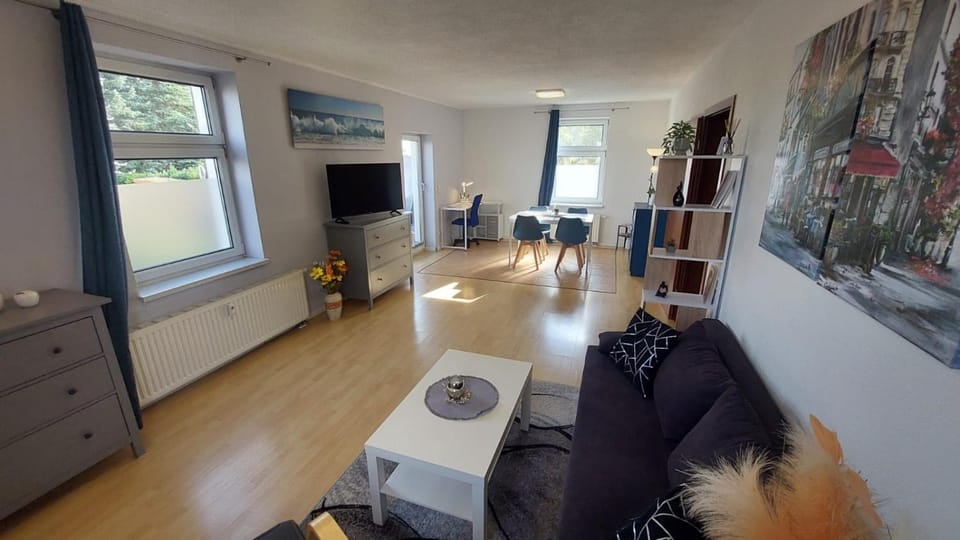 Modernes ,gemütliches Gäste Appartement mit WLAN, WAIPU TV und großen Boxspringbett in Zwickau Apartment in Zwickau