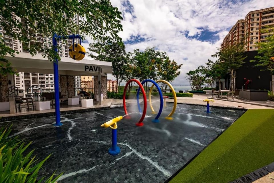 UA19 #3BR 3 Queen Bed #Family Staycation Apartment in George Town