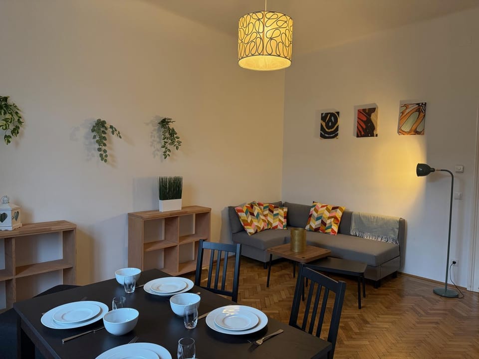 Living room, Seating area, Dining area