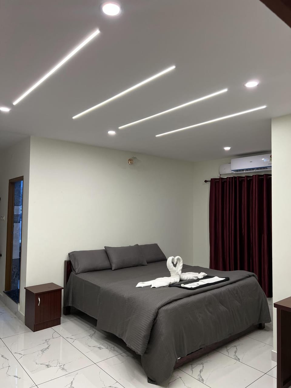 Bed, Photo of the whole room, Bedroom, furniture, air conditioner