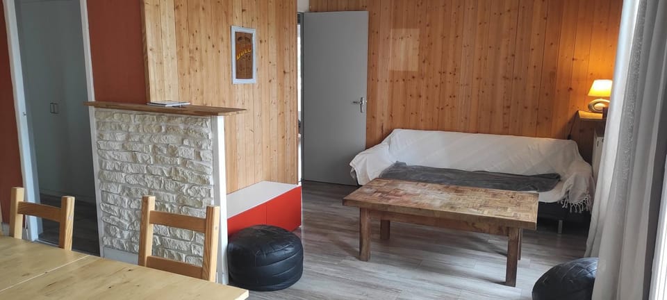 Logement entier 77 m2 Appart Apartment in Granville