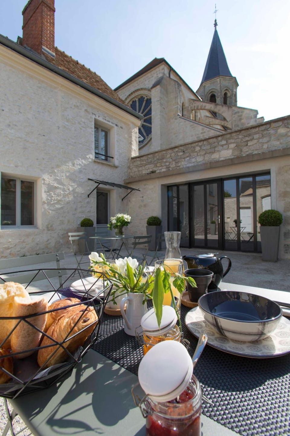 Le Presbytère de Thiverval Bed and Breakfast in Île-de-France