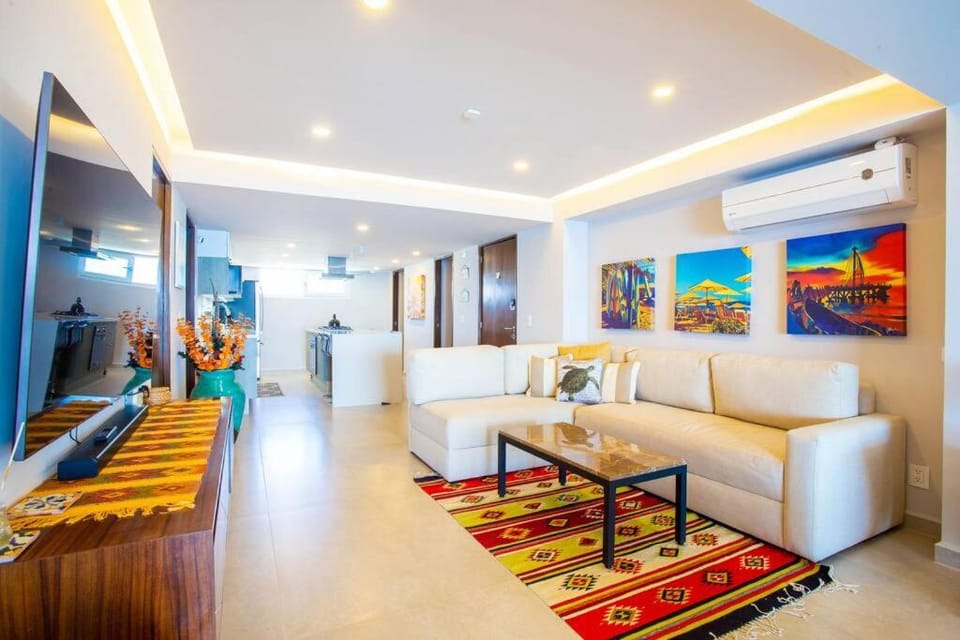 TV and multimedia, Living room, Seating area, Evening entertainment, air conditioner