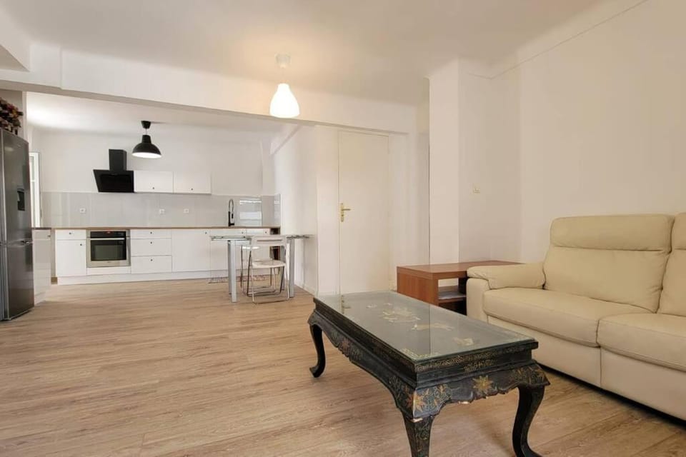 Apartment 3 pieces par la mer avec climatisation Apartment in Nice