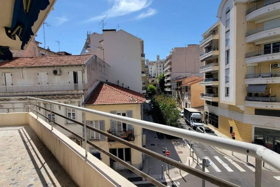 Apartment 3 pieces par la mer avec climatisation Apartment in Nice