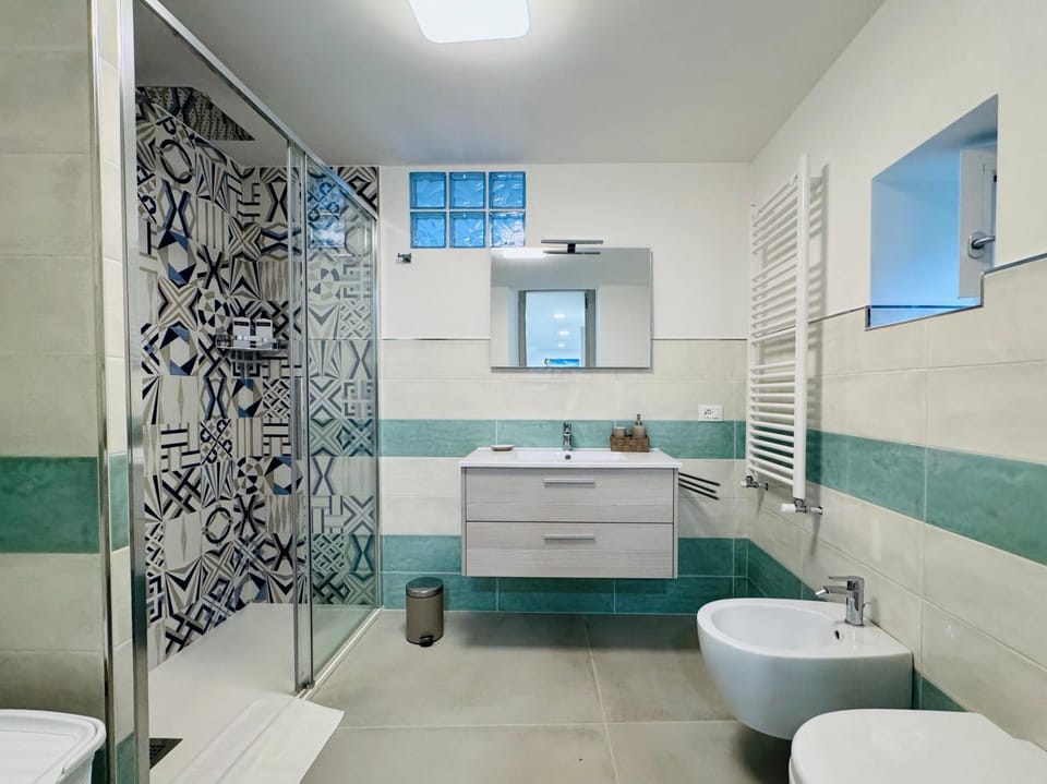 Shower, Toilet, Bathroom, bidet