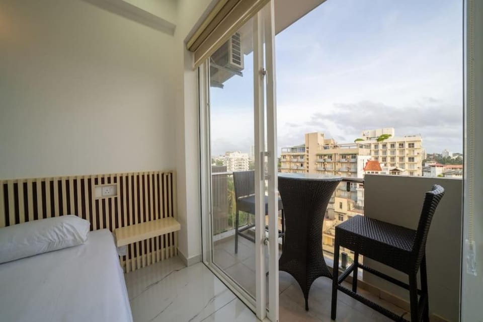Gold Lavina - A Luxury Sea View Apartment Apartment in Dehiwala-Mount Lavinia